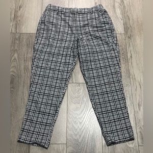 EUC Hot Topic Trouser Pants Plus Size 2X Gray White Black Plaid Pockets Straight
